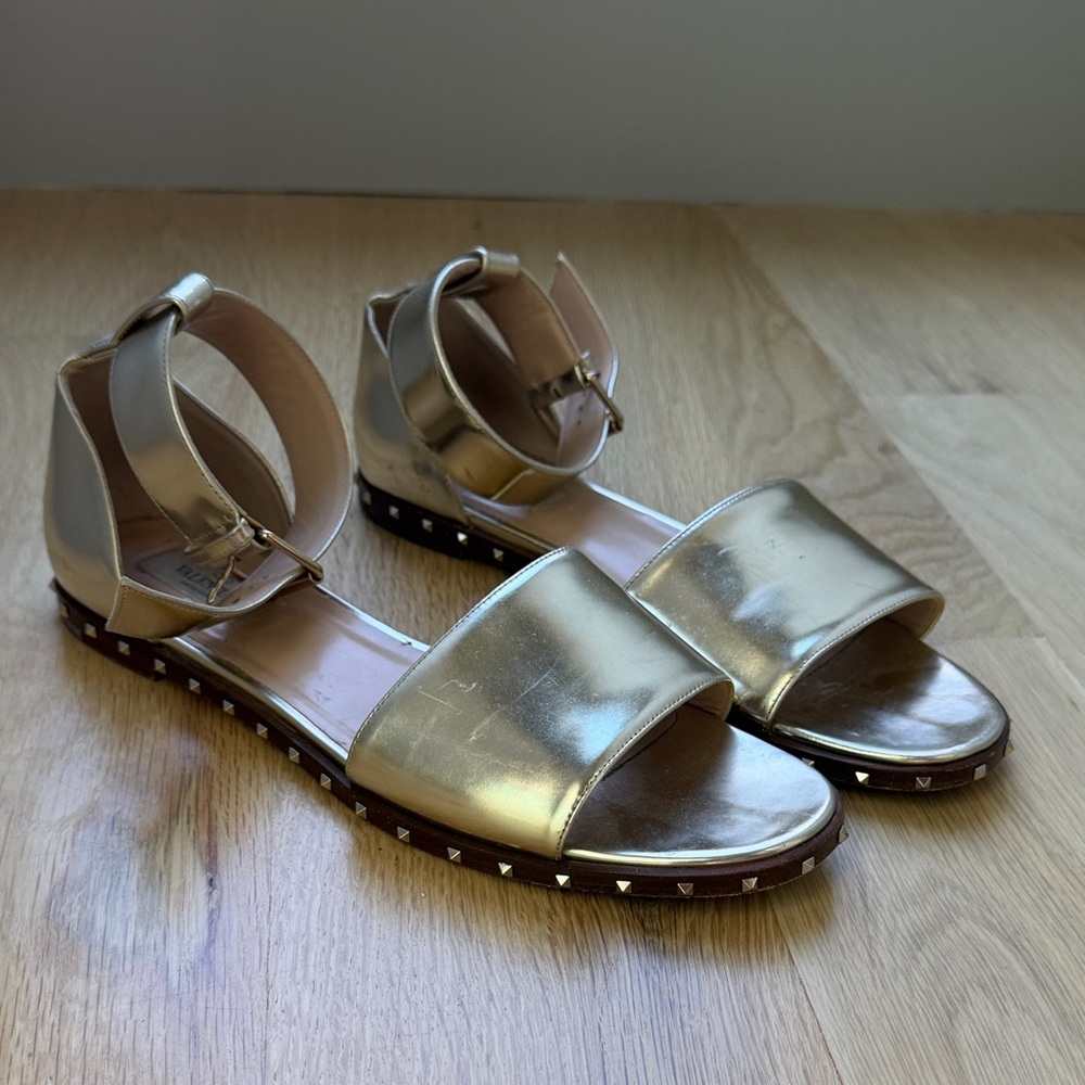 Valentino Garavani Gold Ankle-Strap Rockstud Studded Flat Sandals
